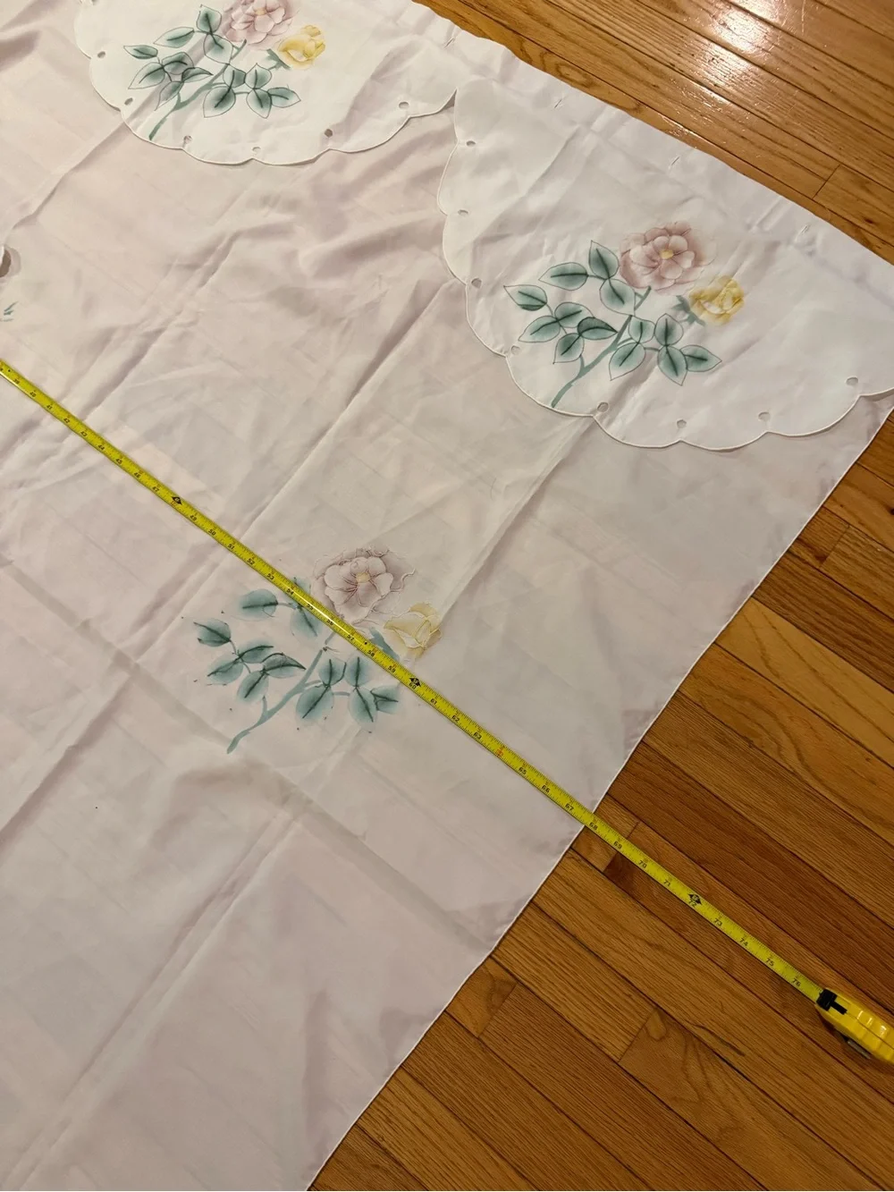 VTG Floral Embroidered White Shower Battenburg Lace Curtain Sweet 3D flowers!